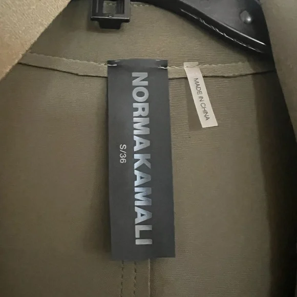 Norma Kamali
Belted Long-Sleeve Minidress NWOT COLOR MILITARY
Size small - Picture 7 of 7